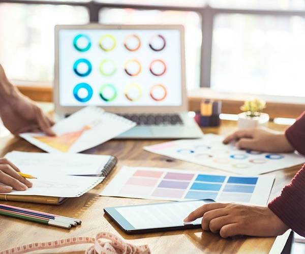 Comment construire une identité visuelle entreprise forte